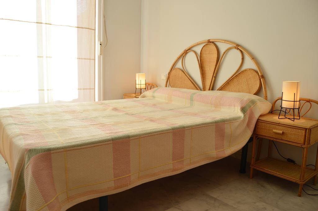 פואנגירולה Apartamento Torreblanca Free Parking חדר תמונה
