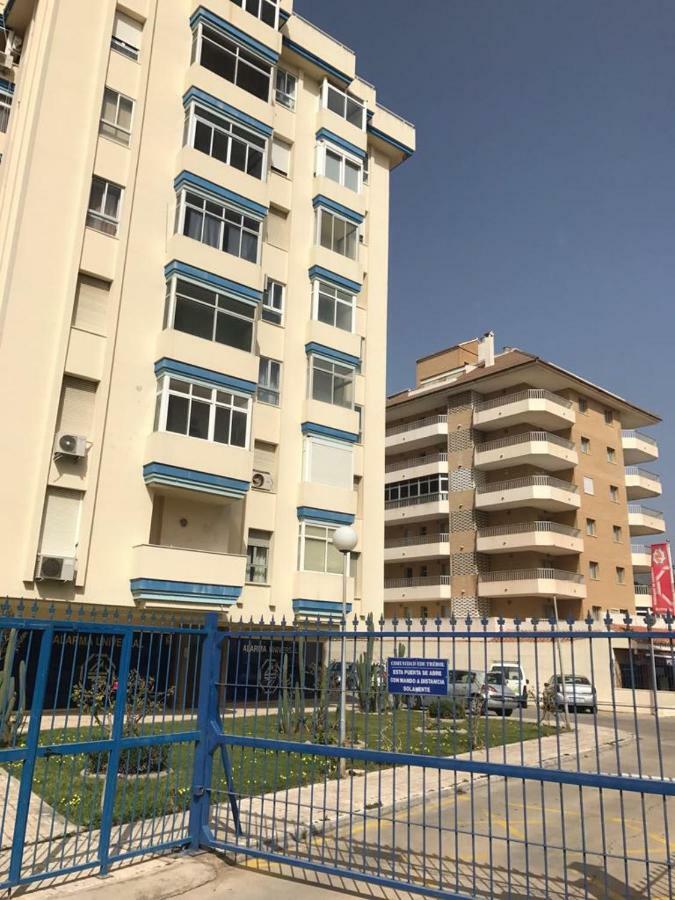 פואנגירולה Apartamento Torreblanca Free Parking מראה חיצוני תמונה